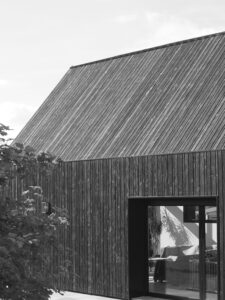 Comme Un Trait architecte d'intérieur LE MANS SARTHE Pays de la Loire réhabilitation et extension d'une maison d'habitation bardage bois brûlé Shou Sugi