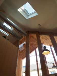 Comme Un Trait architecte d'intérieur LE MANS SARTHE Pays de la Loire Reconstruction d'un espace de fitness. Architecture de réemploi. Atelier. Réactivation. Bois. Nouvel usage. Seconde vie. Réemploi. Reversibilité