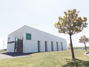 Comme Un Trait architecture d'intérieur en Pays de la Loire réalisation d'une agence commerciale maîtrise d'ouvrage Institution d'assurance Groupama Ernée